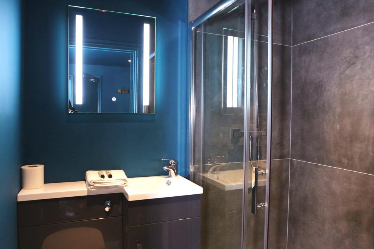 Double Room Private Bathroom