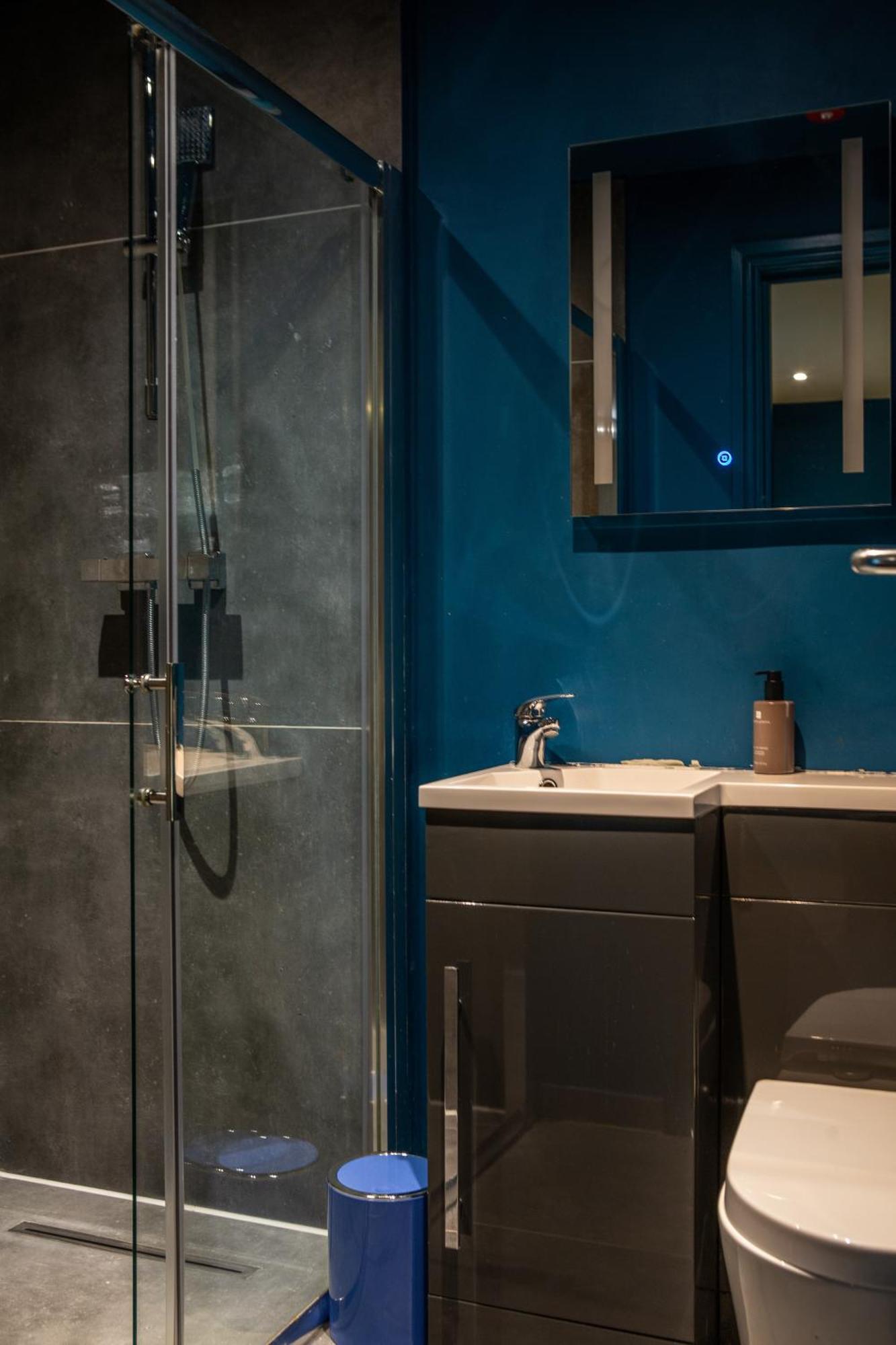 Single Room Private Bathroom