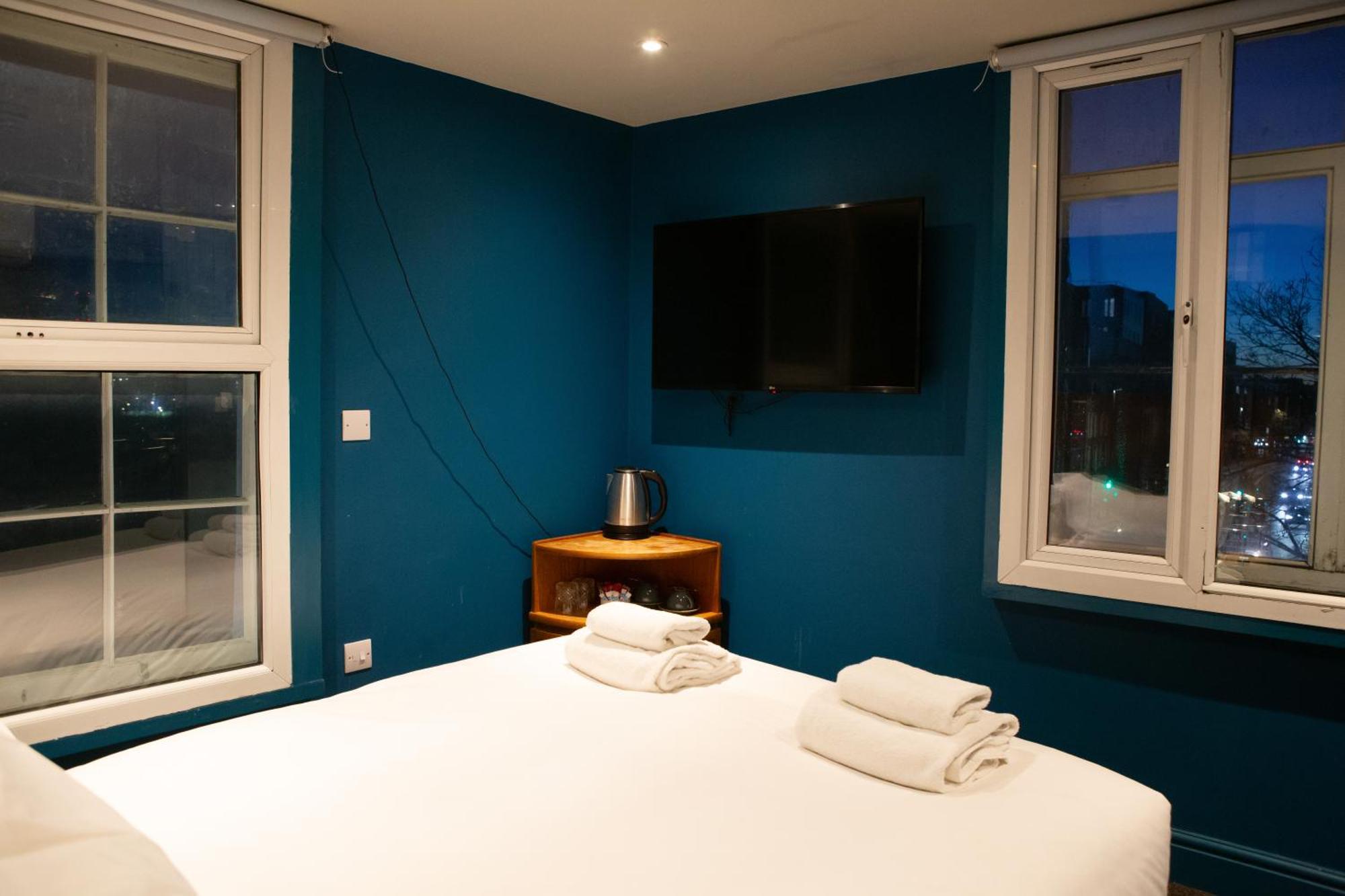 Double Room Private Bathroom